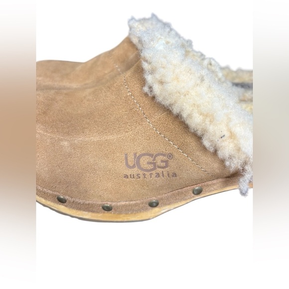 UGG Kalie Chestnut Suede Y2K
Sheepskin Lined Wood Sole Mule
Clogs 5426 Size 9 - Picture 8 of 10